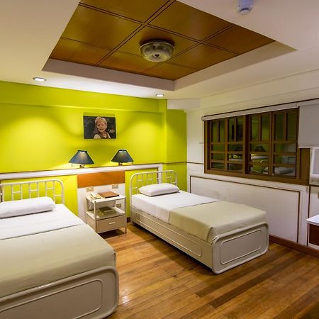 The Manor Hotel Davao Bagian luar foto