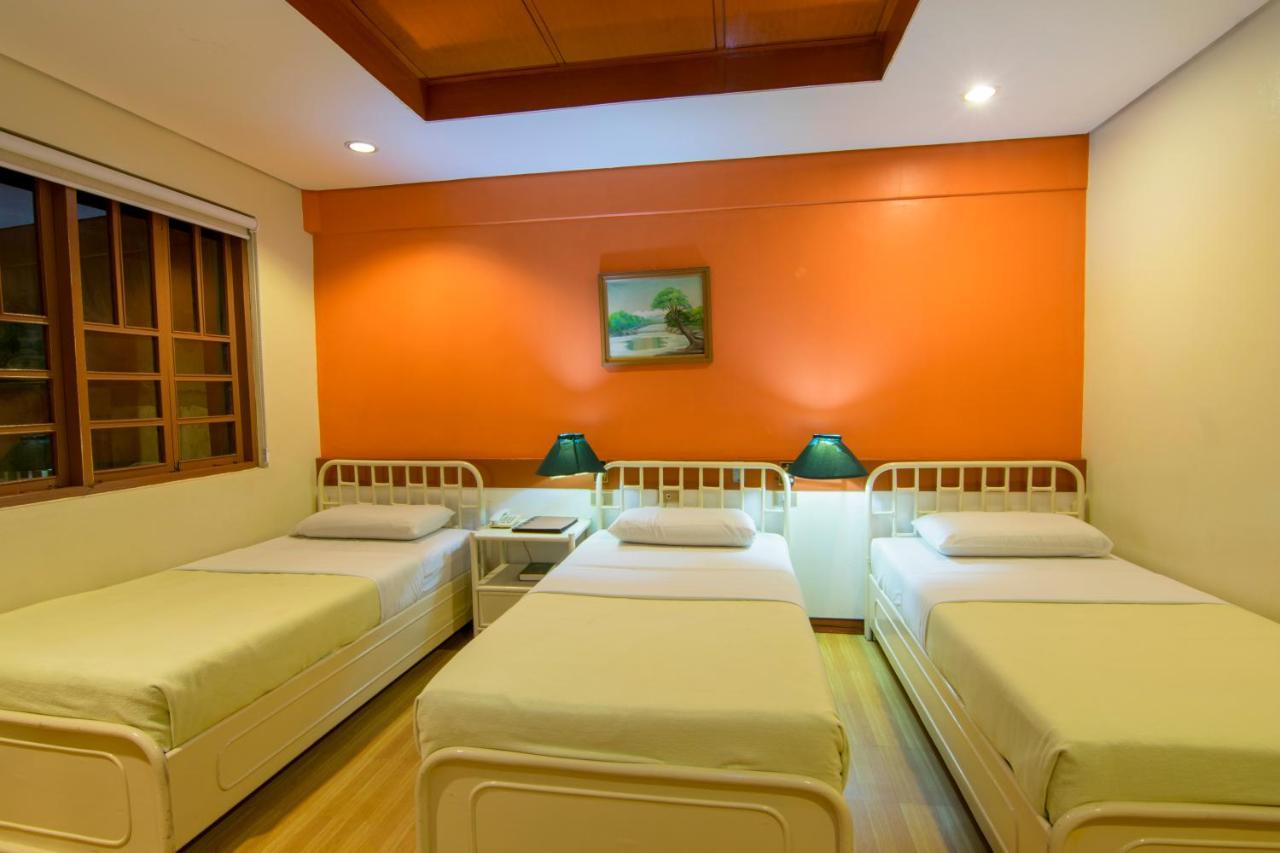 The Manor Hotel Davao Bagian luar foto