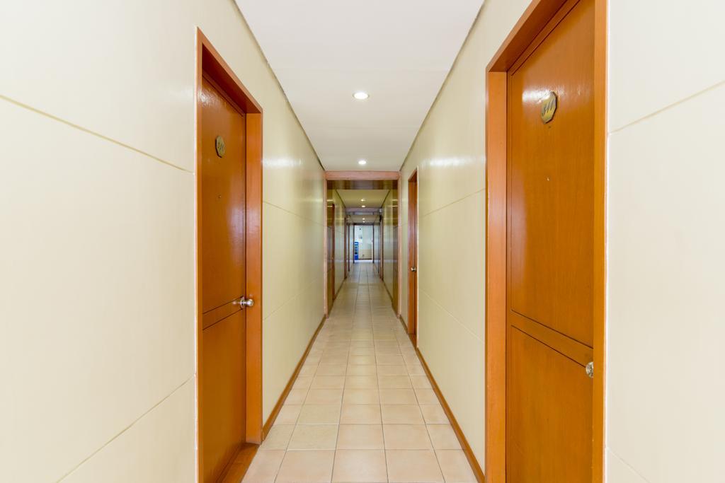 The Manor Hotel Davao Bagian luar foto